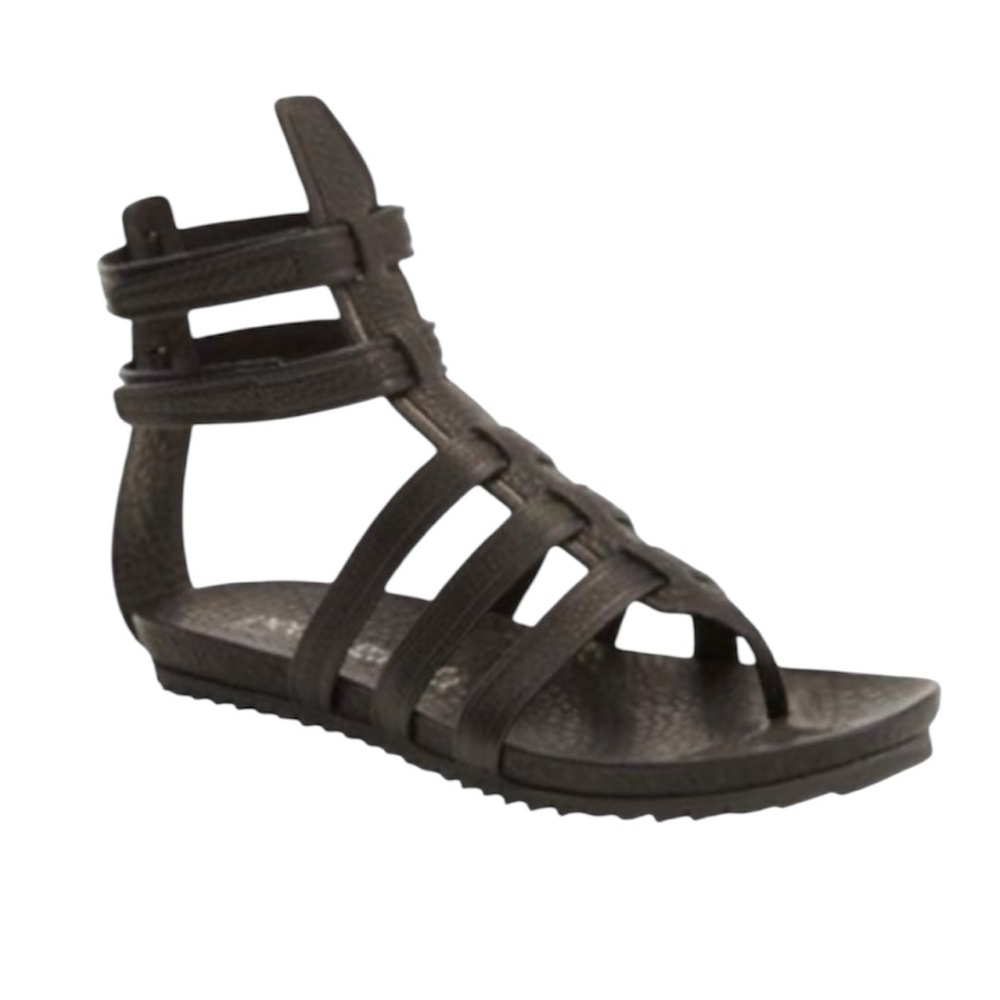 EUC Pedro Garcia virtue gladiator Black Strappy Sandals size 7